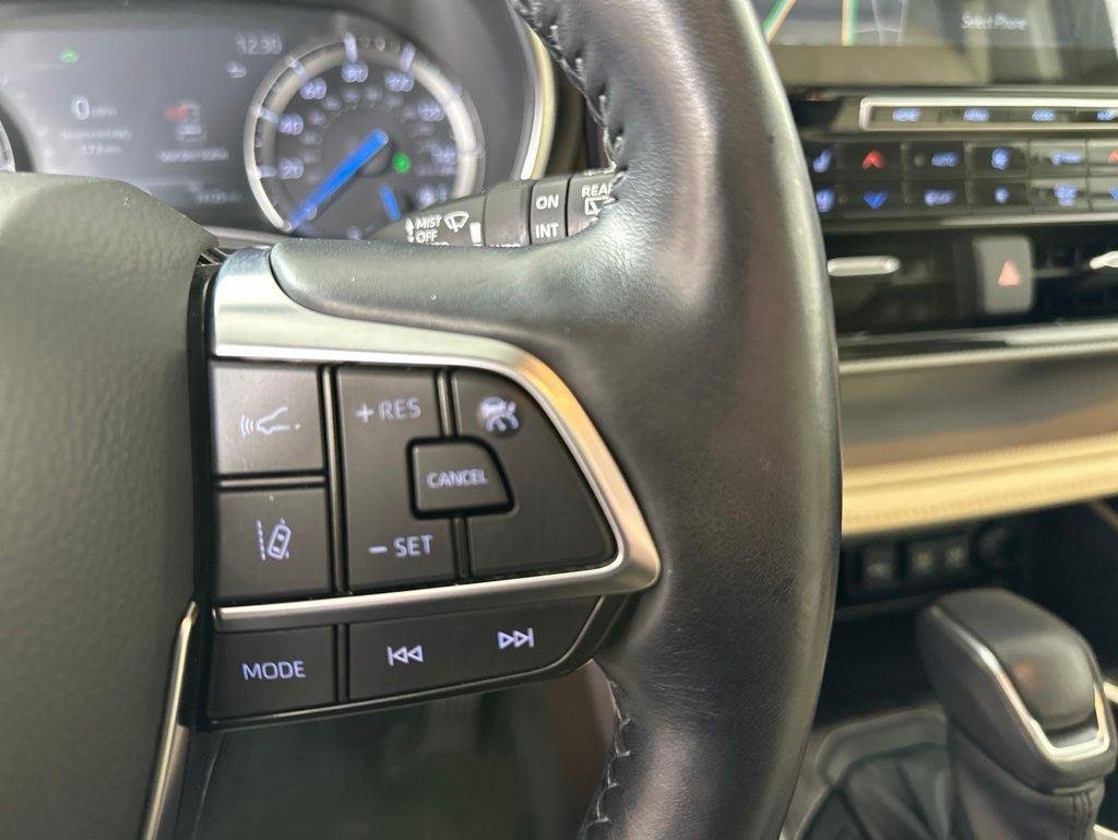 Used 2021 Pearl Toyota Platinum image 8