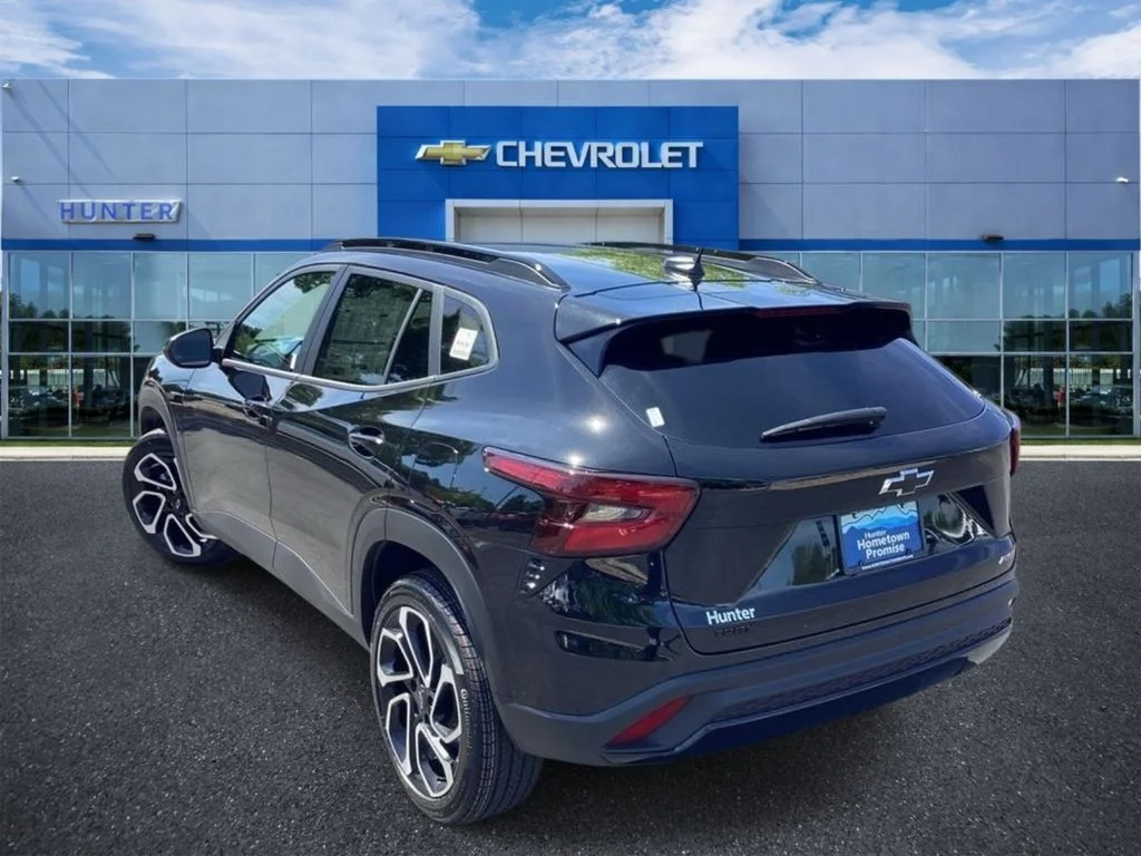 New 2026 Mosaic Black Metallic Chevrolet 2RS image 2