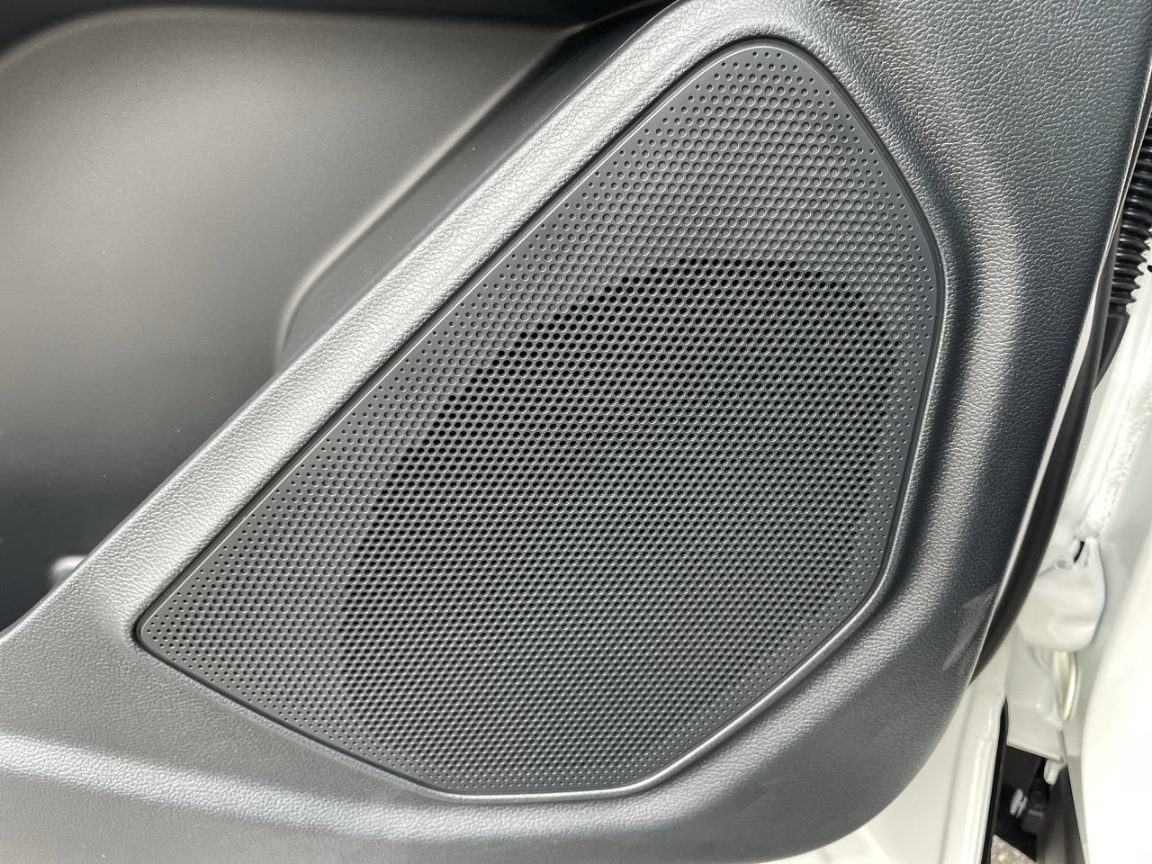 New 2026 Star White Metallic Tri-Coat Ford Active image 18