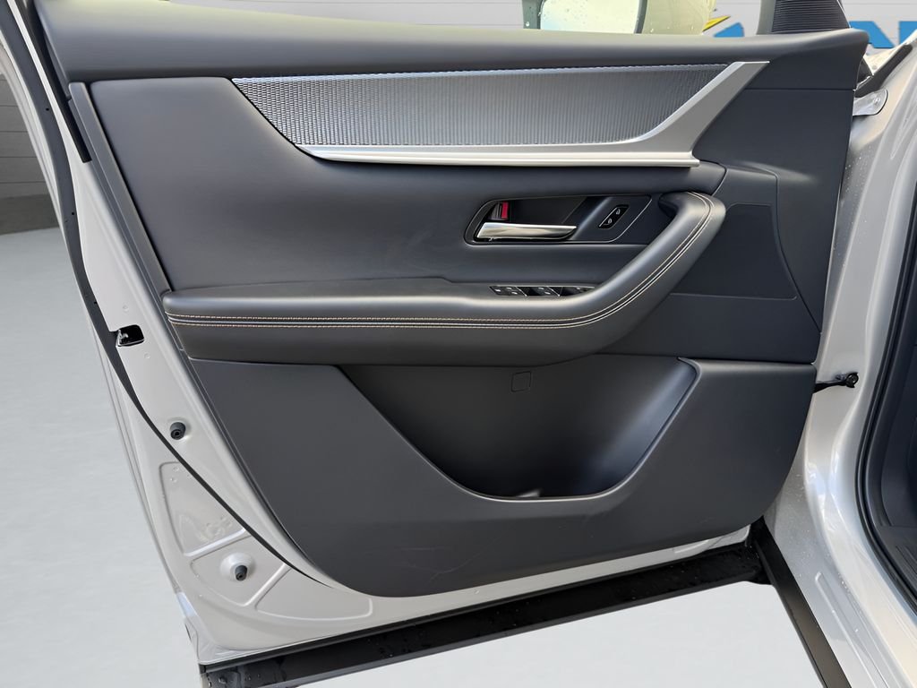 New 2026 Platinum Quartz Metallic Mazda 3.3 Turbo Preferred image 8