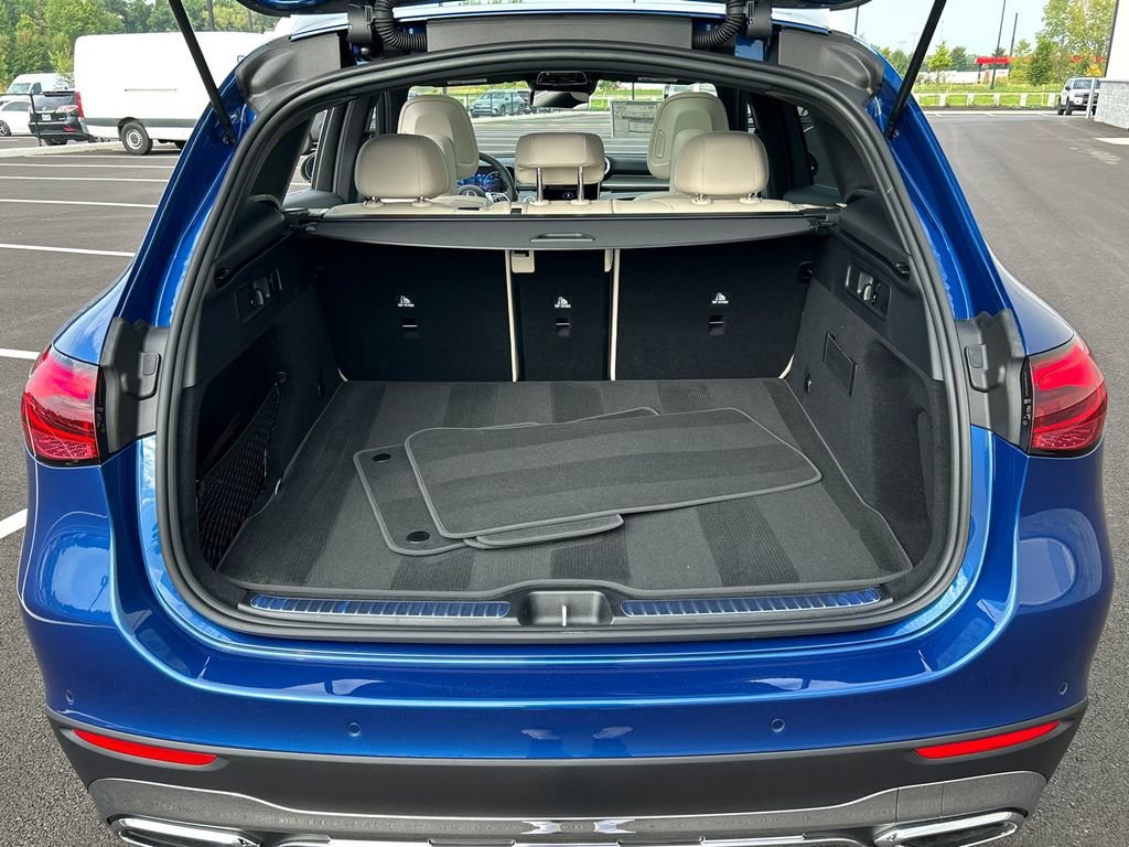 New 2027 Starling Blue Metallic Mercedes-Benz GLC 300 image 44