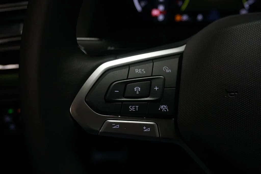 New 2026 Opal White Volkswagen 2.0T SEL R-Line Black image 23