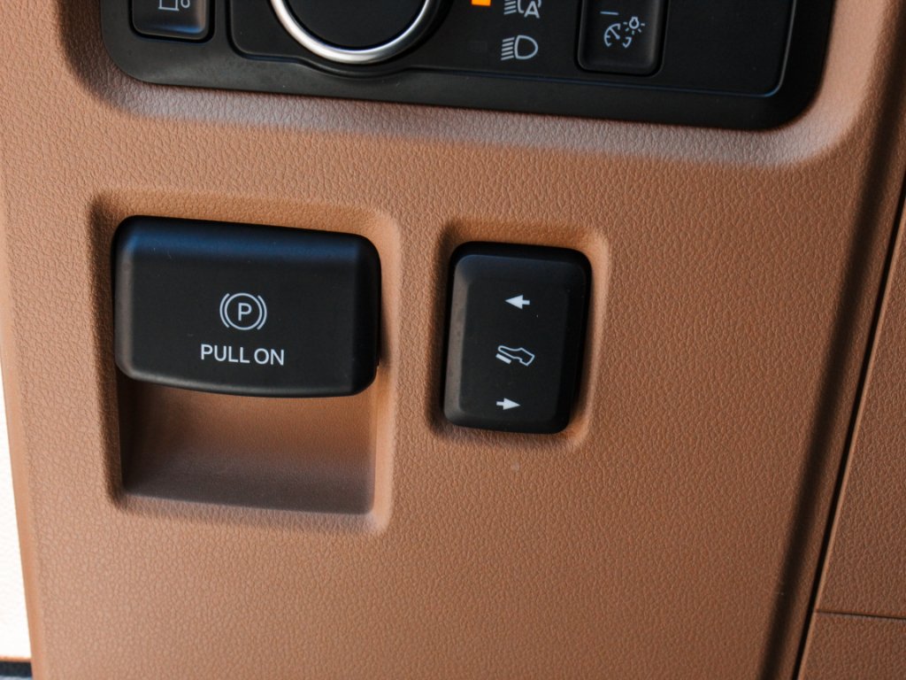 Used 2022 Oxford White Ford LARIAT image 14