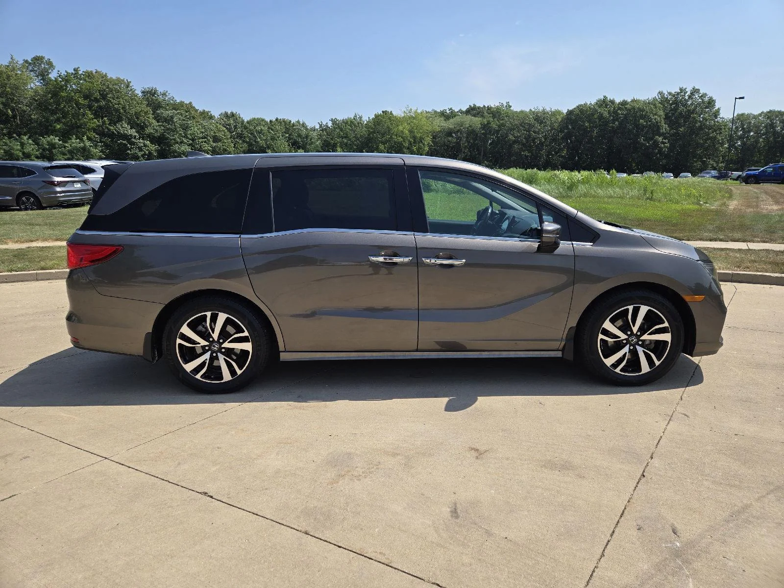 Used 2020 Pacific Pewter Metallic Honda Elite image 2