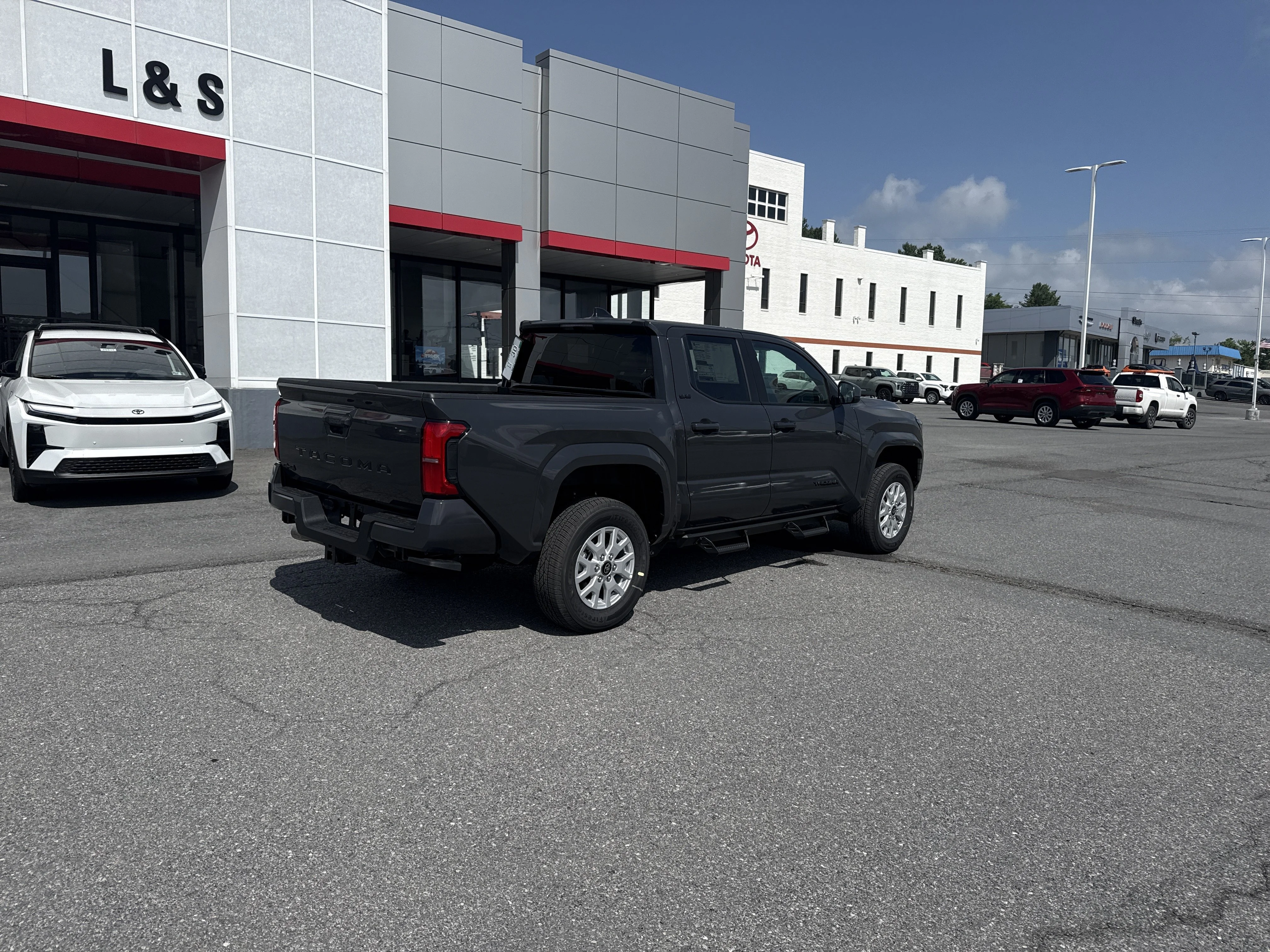 New 2026 Underground Toyota SR5 image 5