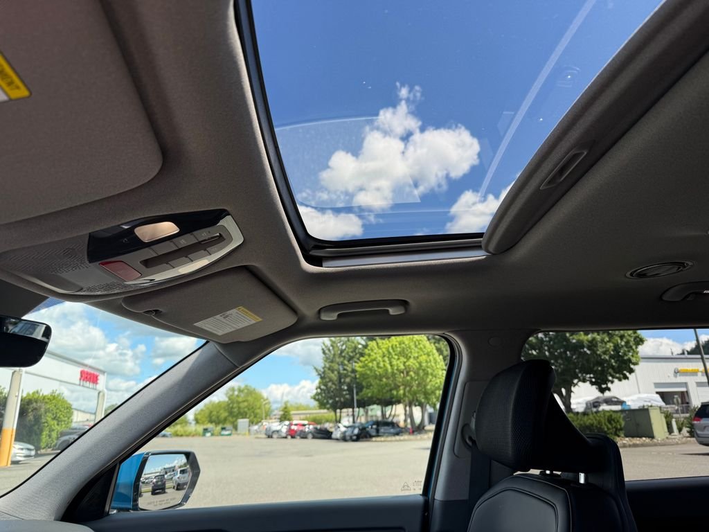 New 2026 Ocean Blue Kia Wind AWD image 17