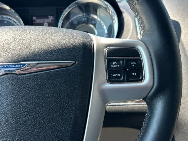 Used 2015 Red Chrysler Touring image 39