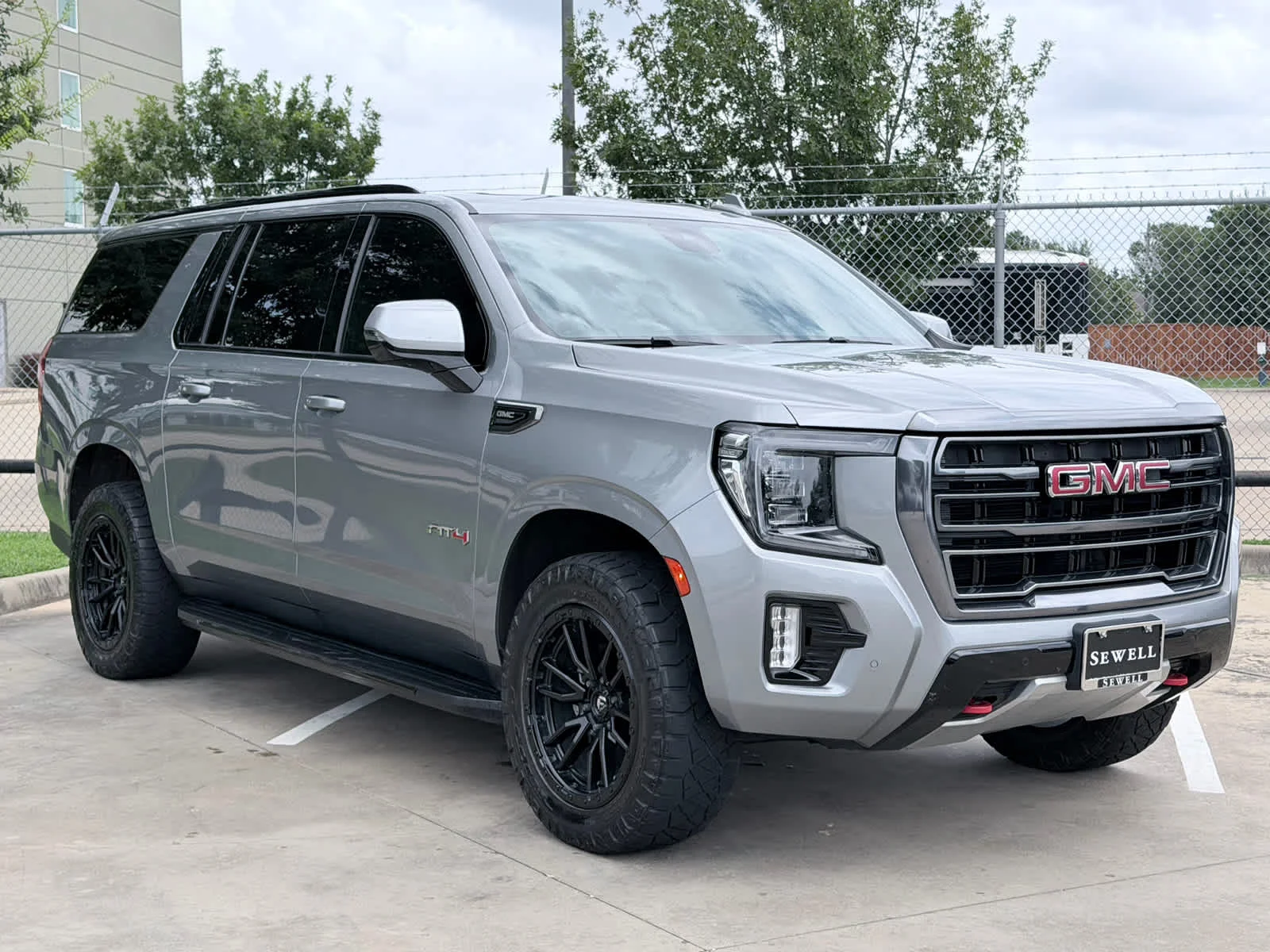 Used 2023 Sterling Metallic GMC AT4 image 3