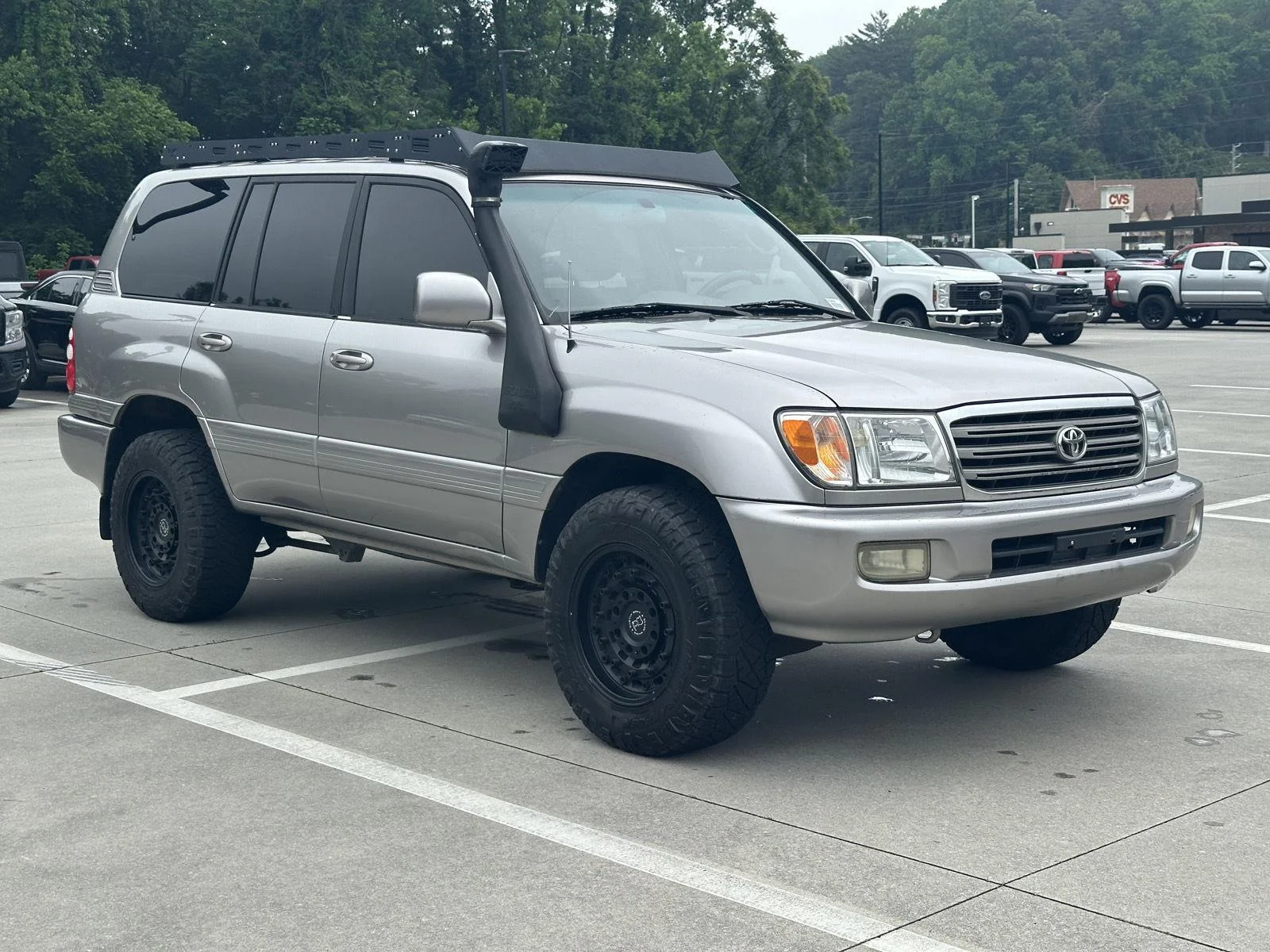 2004 Toyota Land Cruiser -'s photo