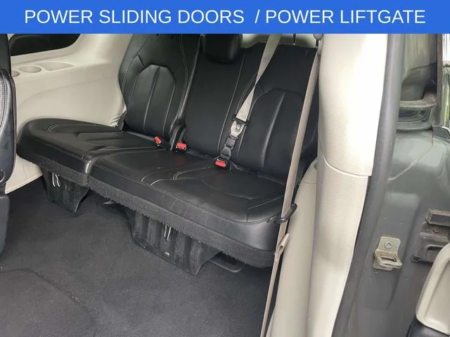 2022 Chrysler Pacifica Touring L - Photo 12