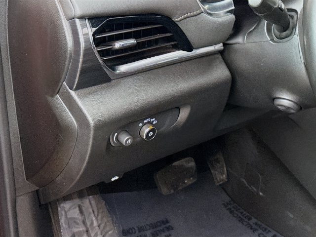 Used 2023 Red Chevrolet High Country image 11