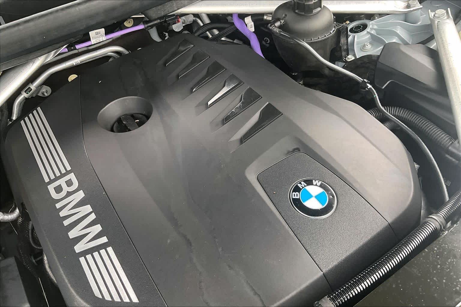 Used 2024 Brooklyn Grey Metallic BMW xDrive40i image 30