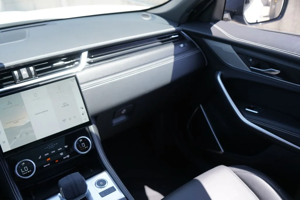 2026 Jaguar F-Pace R-Dynamic S - Photo 29