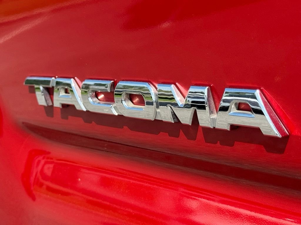 Used 2015 Red Toyota PreRunner image 13