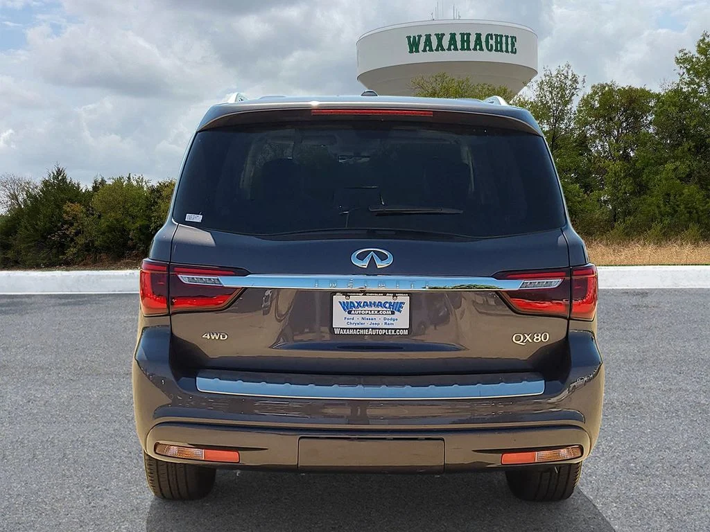 Used 2024 Gray INFINITI LUXE image 4