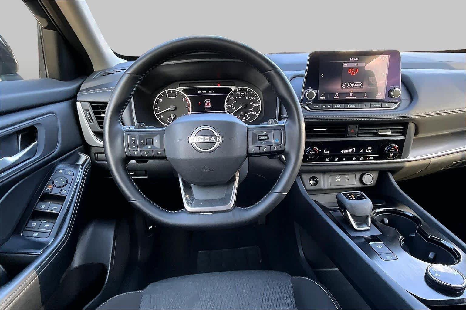 Used 2025 Super Black Nissan SV image 5