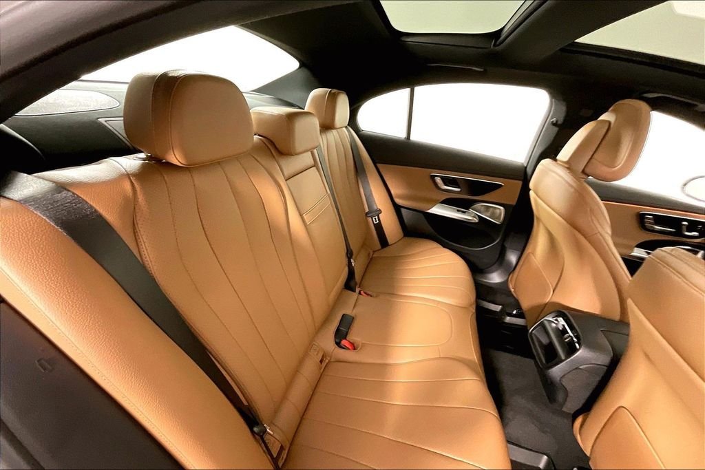 2026 Mercedes-Benz E-Class E450 - Photo 19