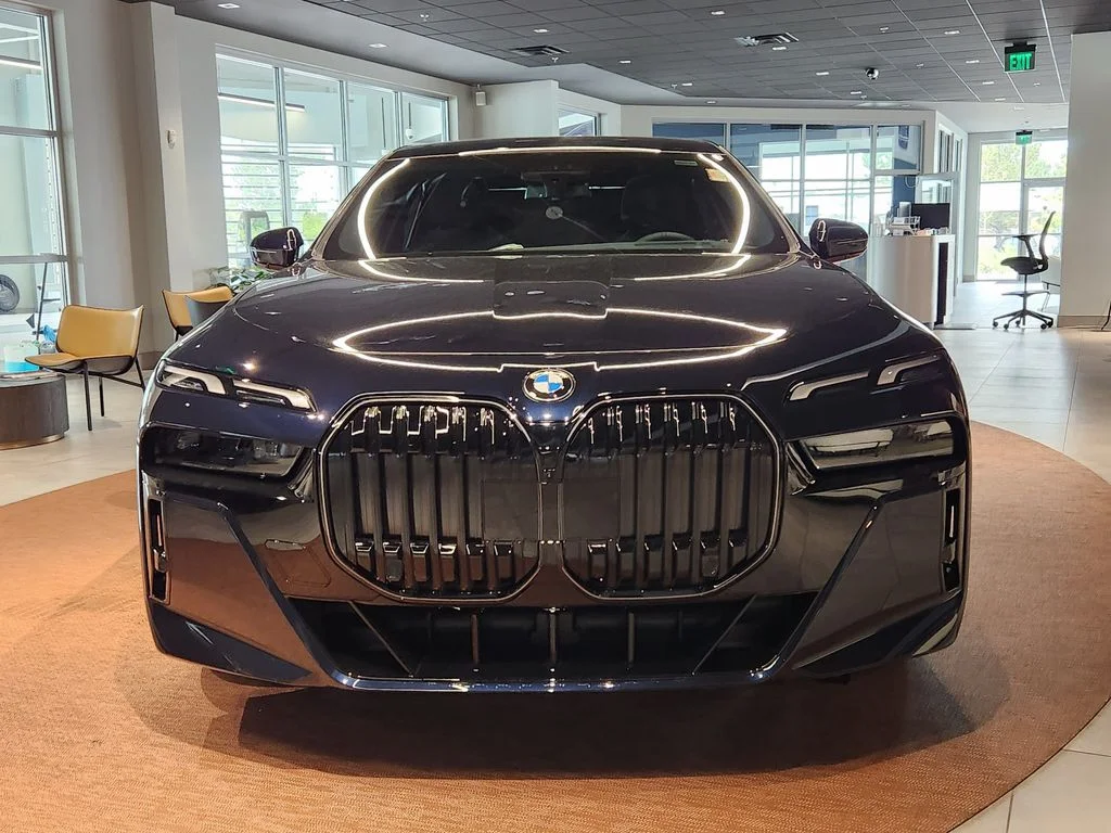 New 2026 Carbon Black Metallic BMW 740i xDrive image 6