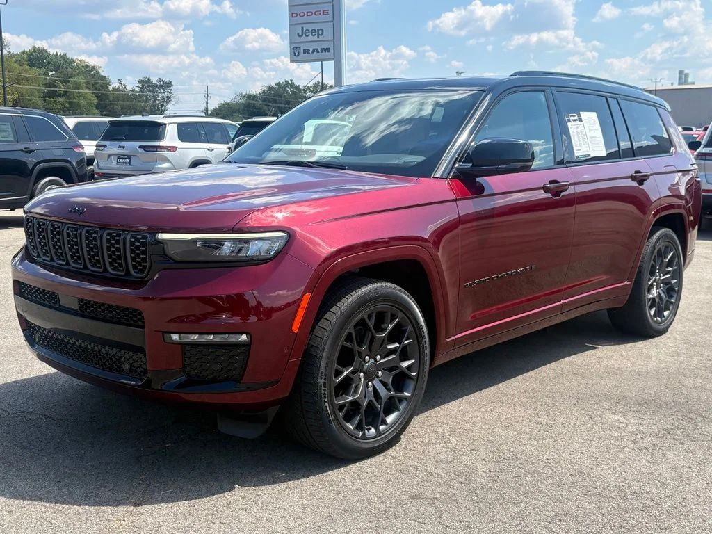 Used 2024 Red Jeep Summit image 3