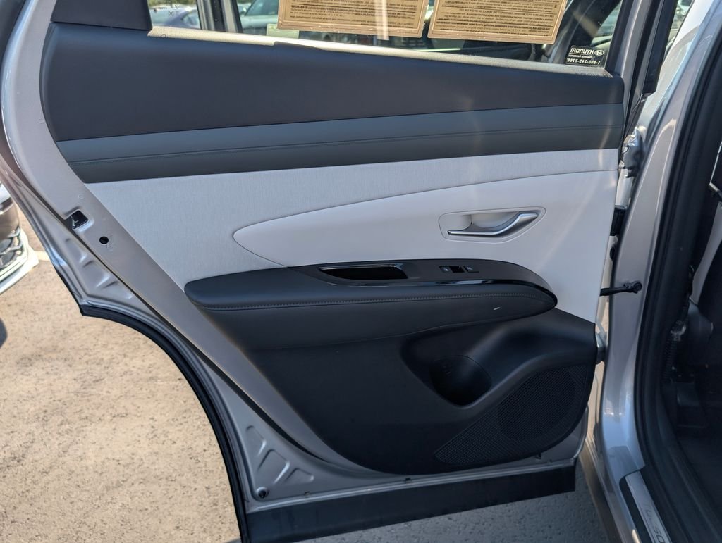 2025 Hyundai Tucson Limited - Photo 17