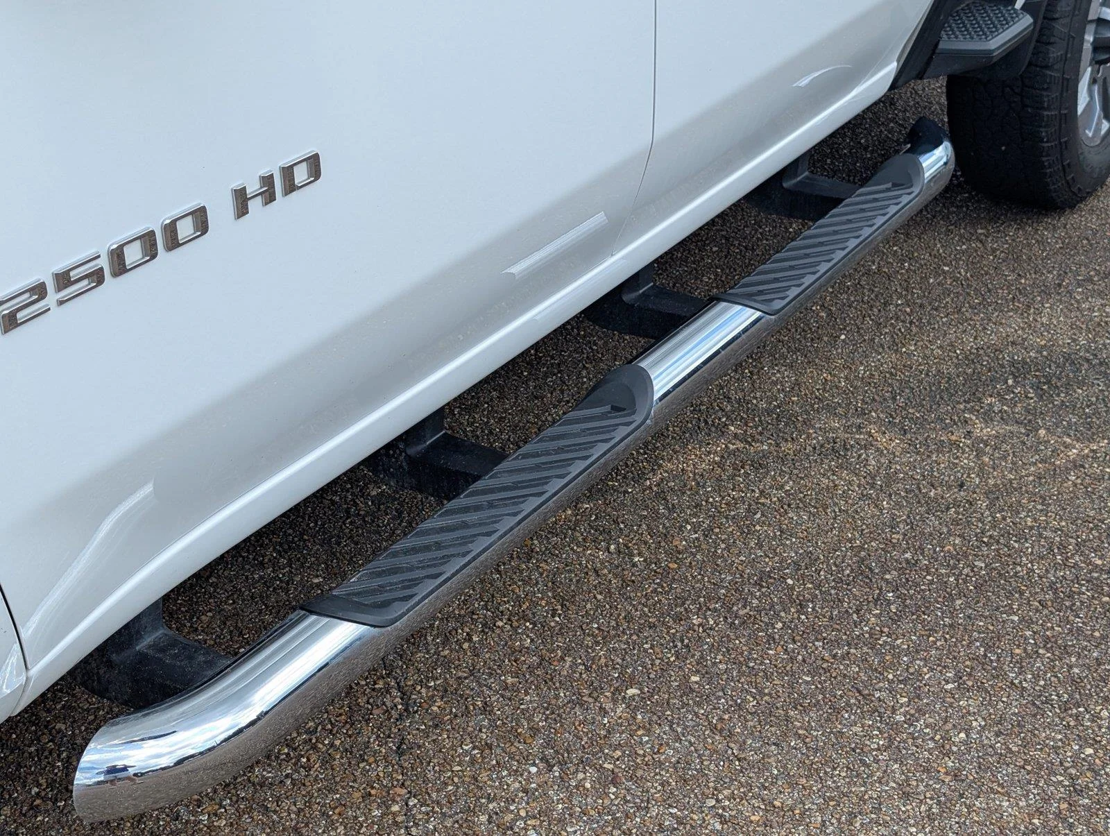 Used 2026 Summit White Chevrolet LT image 13