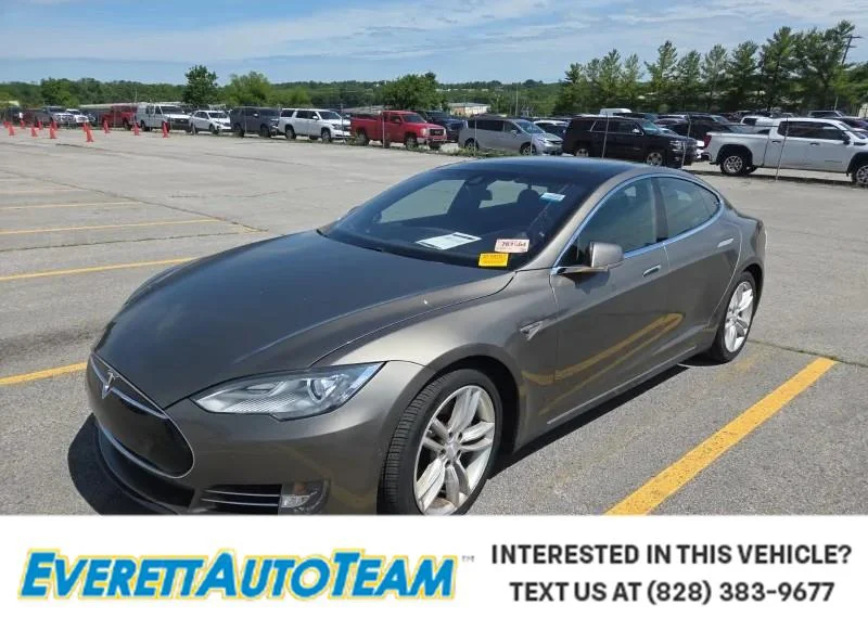 Used 2015 Black Tesla 85D image 1