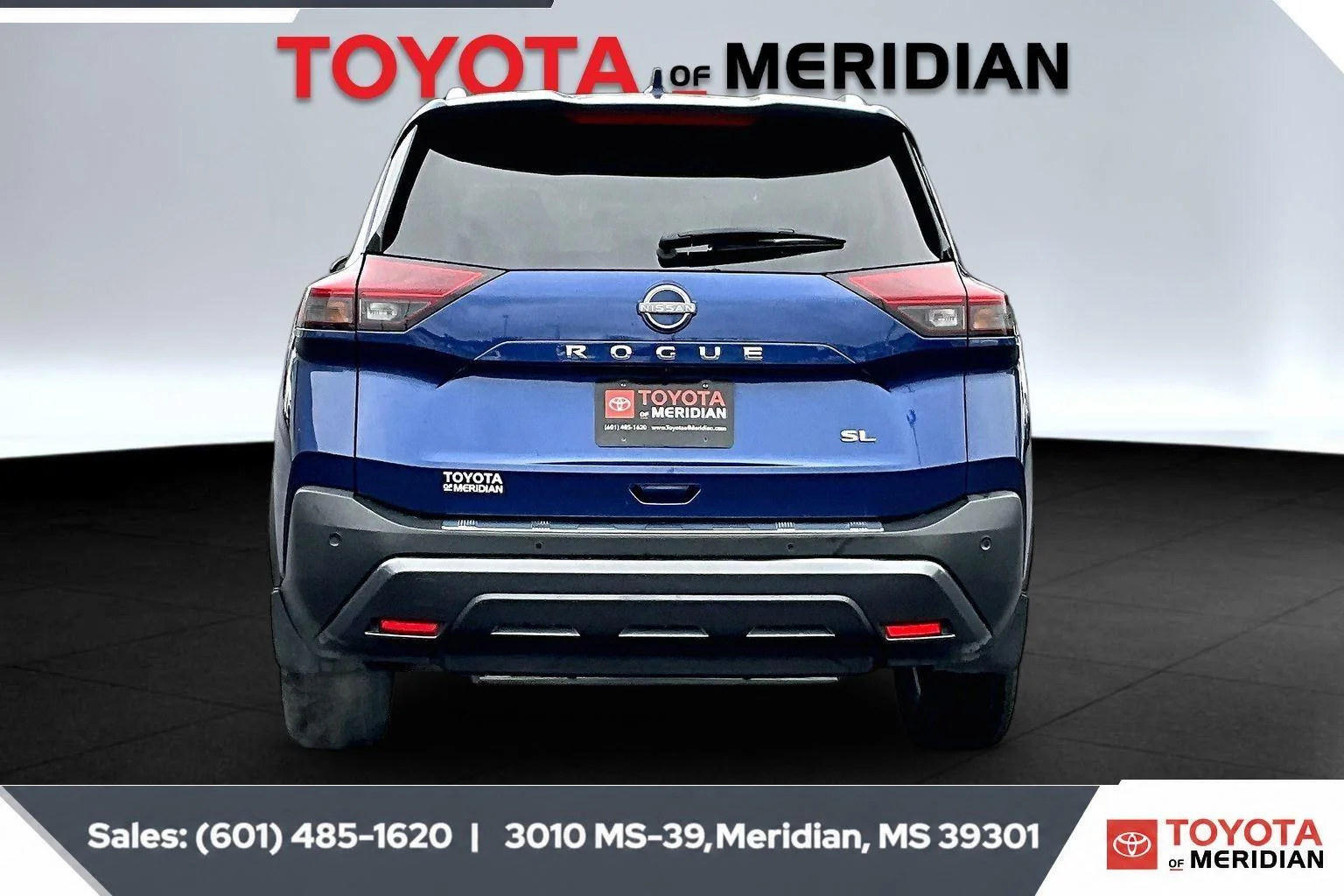 Used 2023 Caspian Blue Metallic Nissan SL image 4