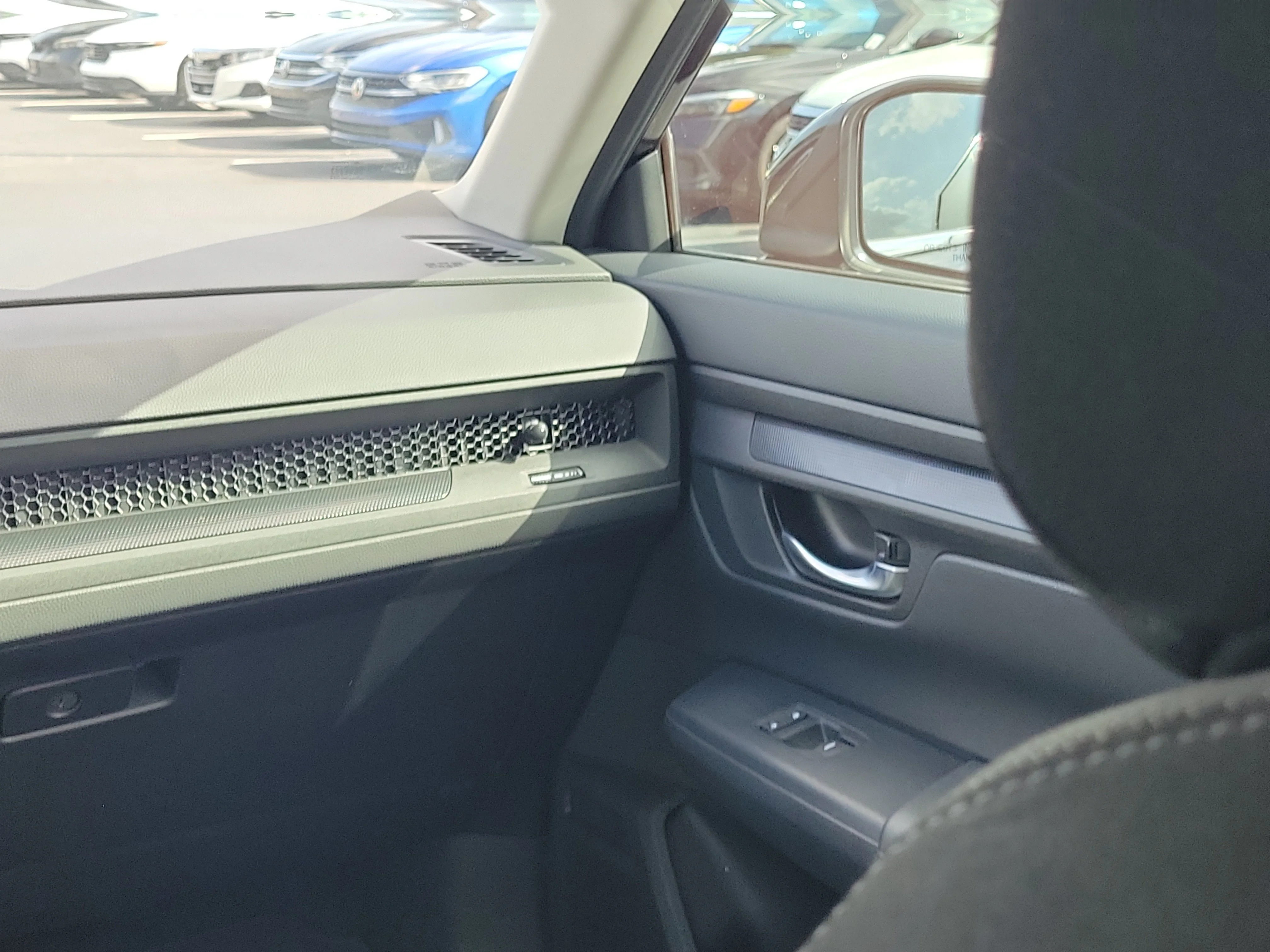 2024 Honda CR-V LX - Photo 4