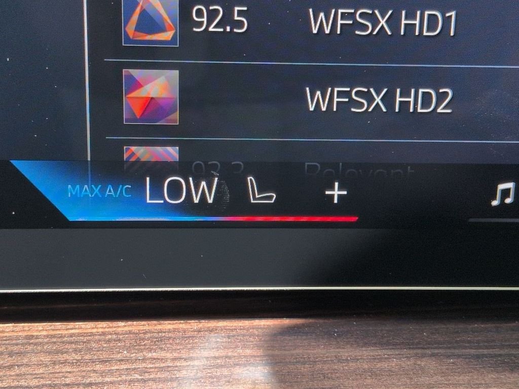 New 2026 Alpine White BMW xDrive40i image 24