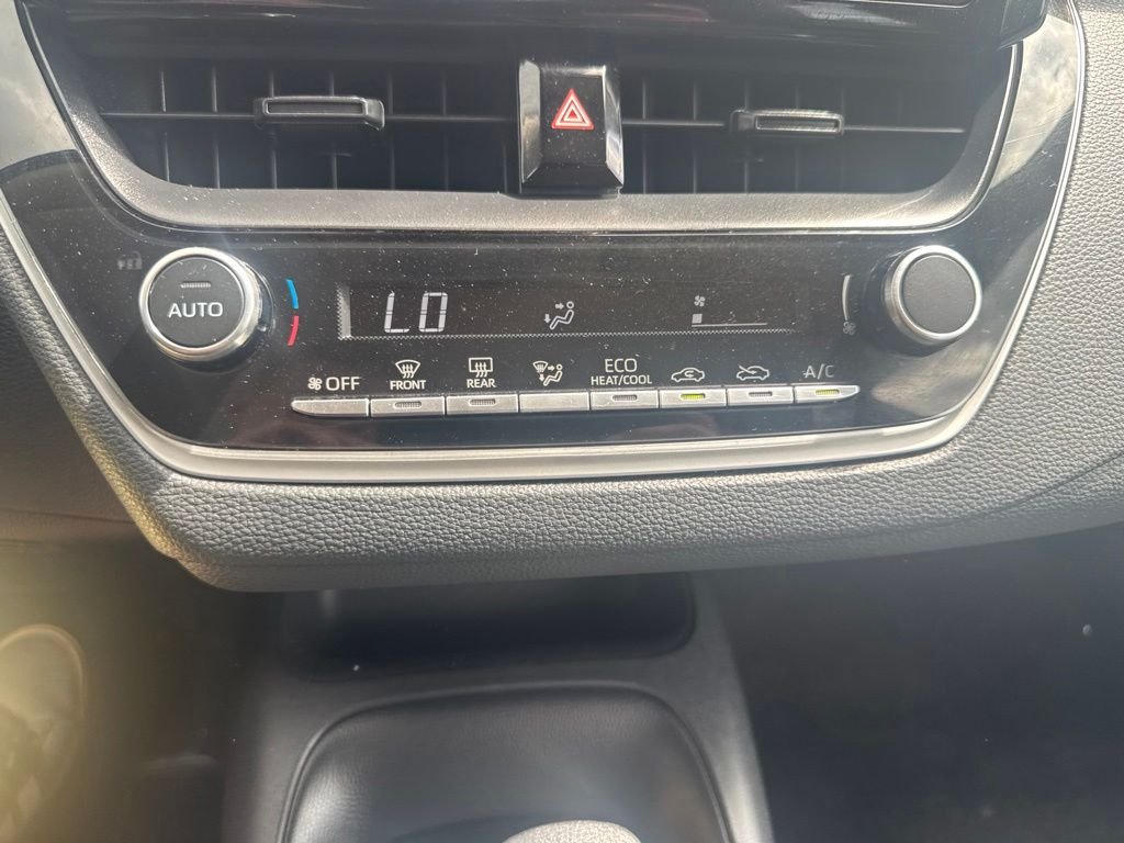 Used 2024 White Toyota LE image 19