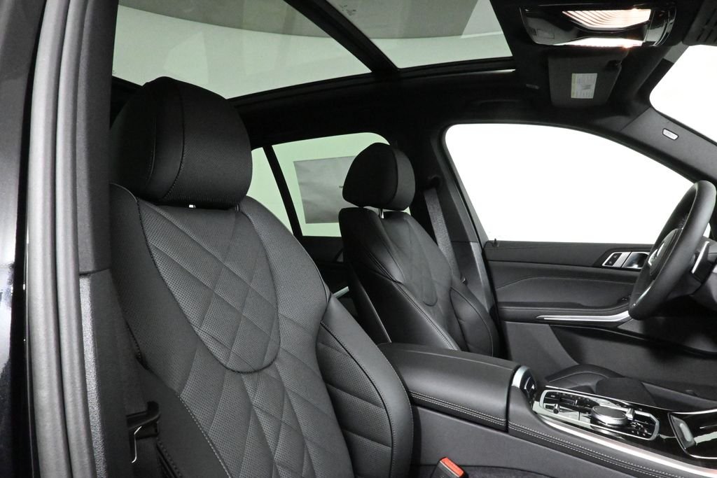 Used 2026 Black BMW xDrive50e image 36