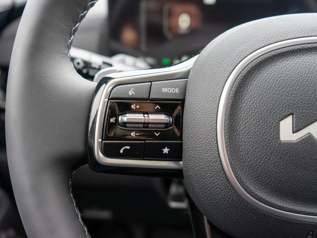 New 2026 Snow White Pearl Kia SX Prestige image 23