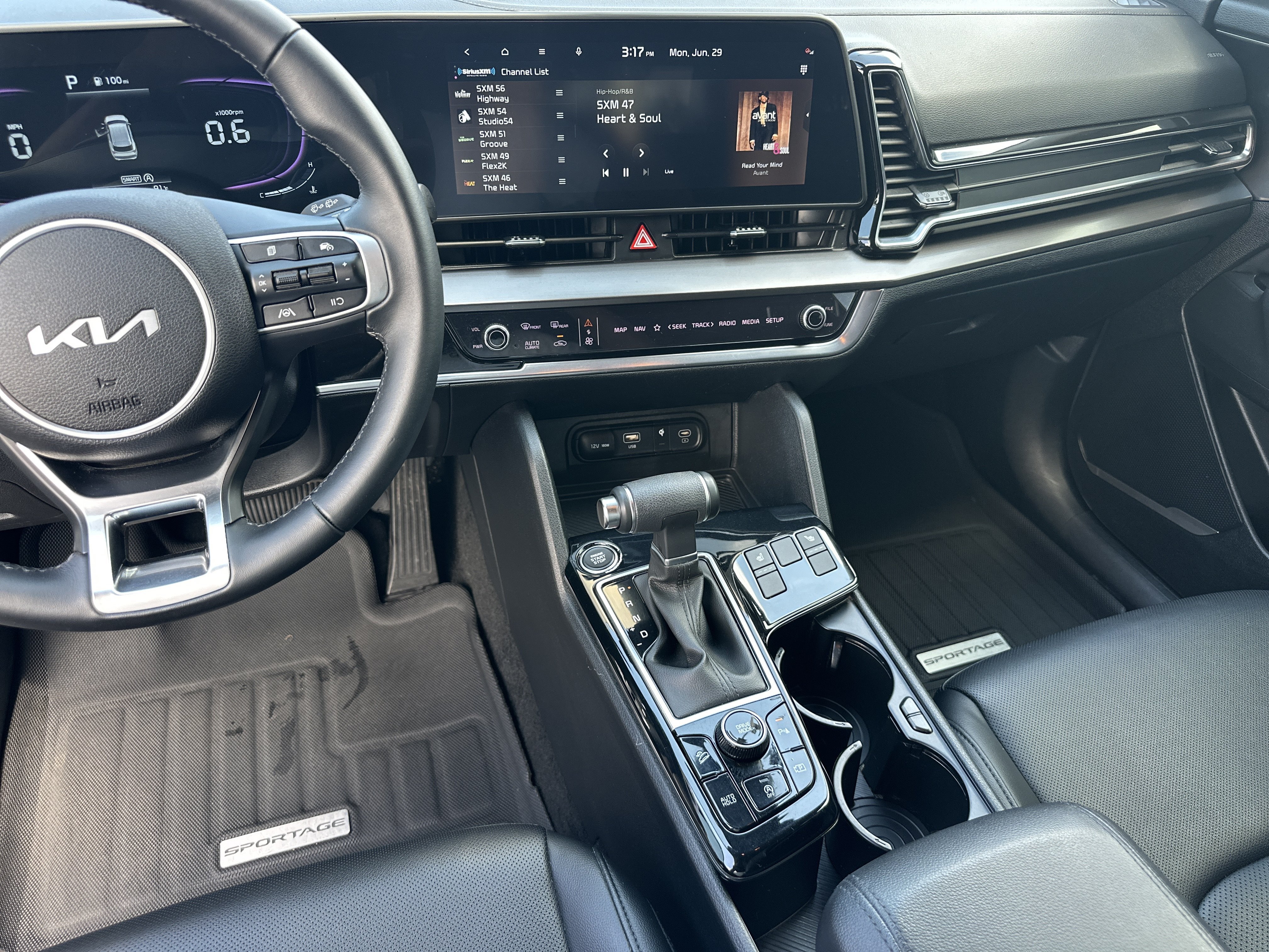 Used 2025 Everlasting Silver Kia EX image 25