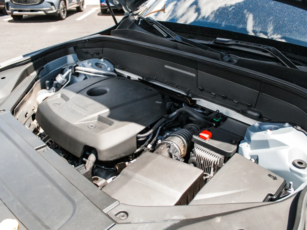 Used 2022 Thunder Grey Metallic Volvo Momentum image 30