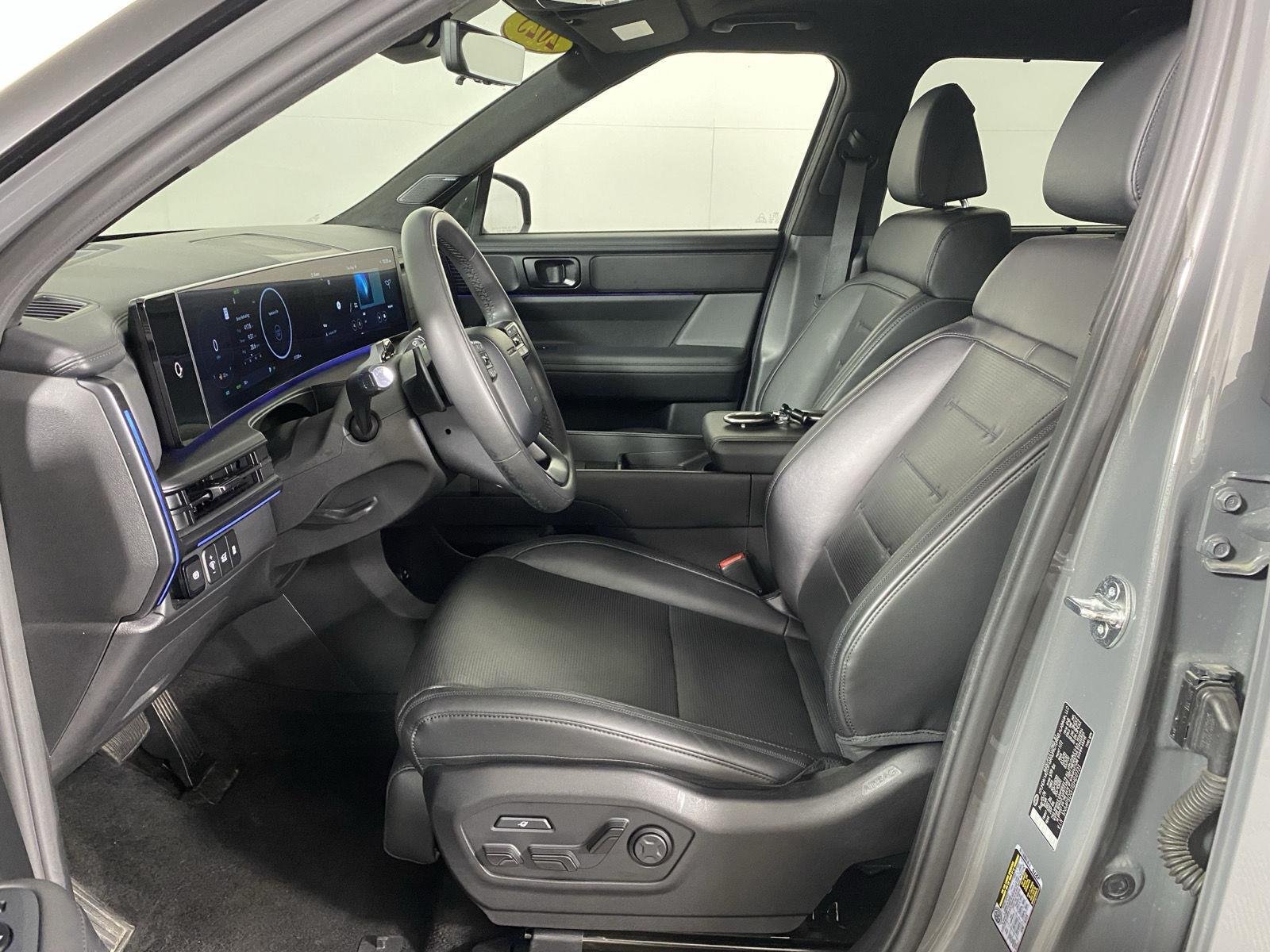 Used 2025 Hampton Gray Hyundai Calligraphy image 13