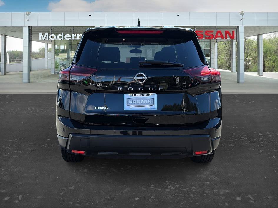 Used 2025 Super Black Nissan SV image 4