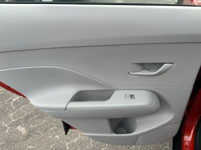 2026 Hyundai Kona SE - Photo 7