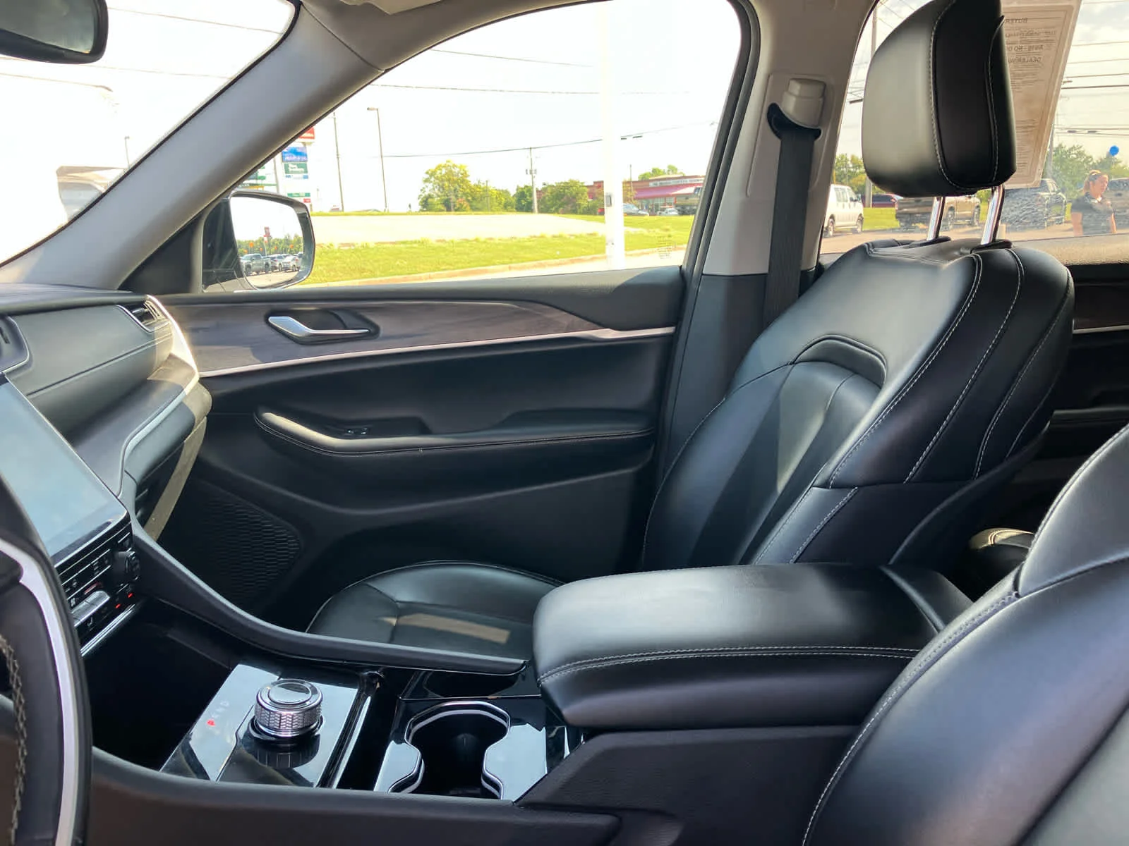 Used 2023 Bright White Clearcoat Jeep Limited image 10