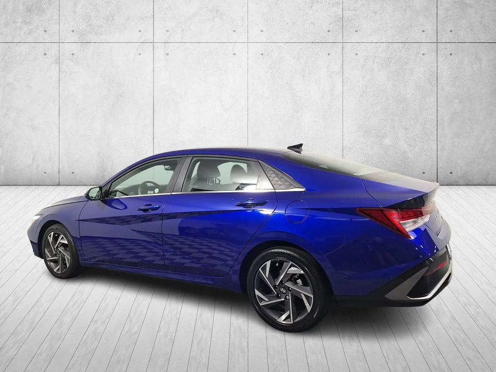 Used 2025 Intense Blue Hyundai SEL Convenience image 7