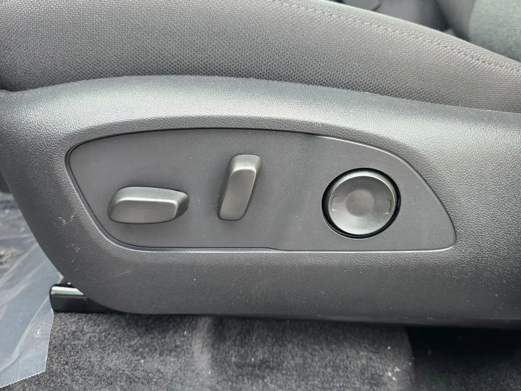 2026 GMC Acadia Elevation - Photo 17