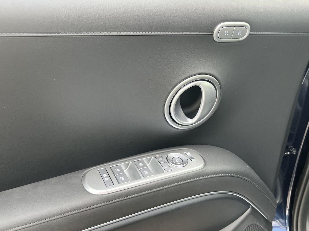 New 2026 Classy Blue Pearl Hyundai SEL Premium 8P image 31