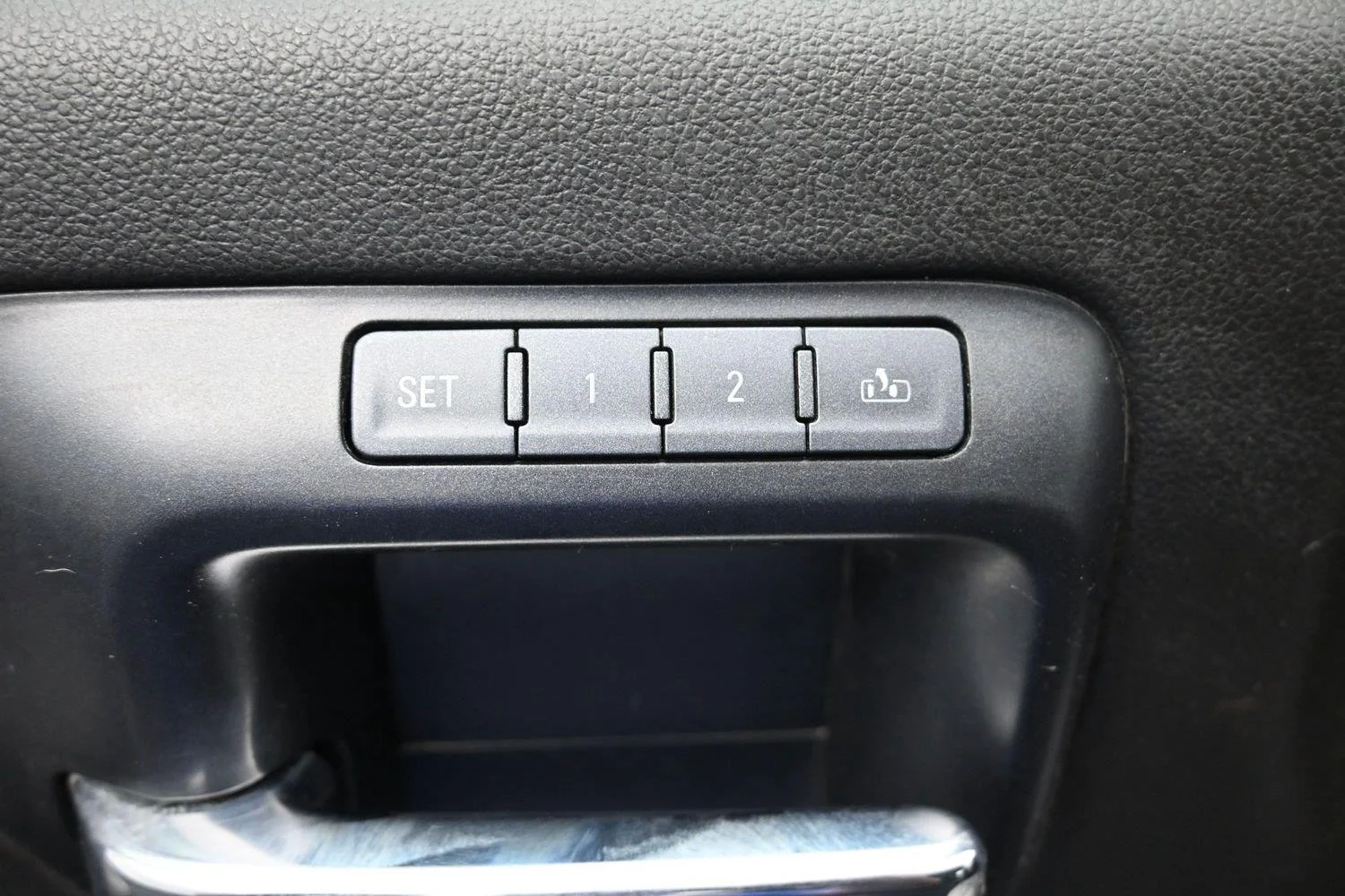 Used 2014 Iridium Metallic GMC Denali image 18