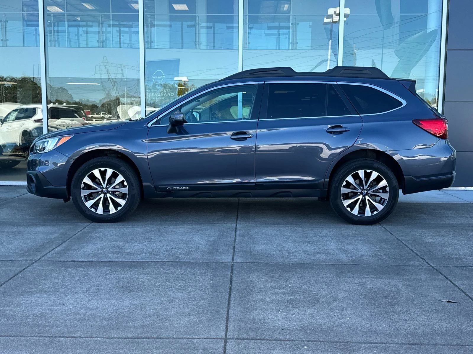 Used 2017 Carbide Gray Metallic Subaru 2.5i image 6