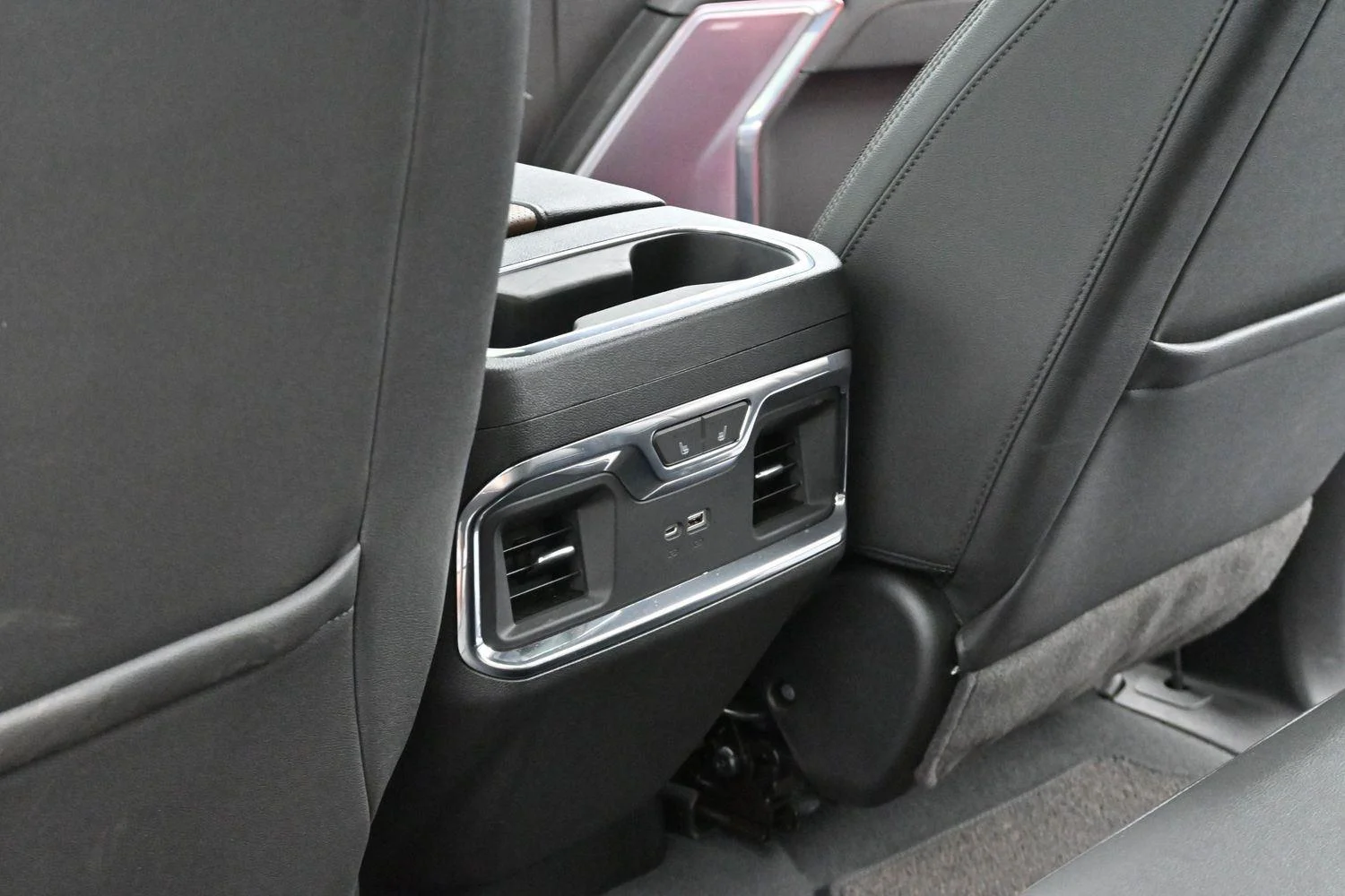 Used 2023 Radiant Red Tintcoat Chevrolet High Country image 32