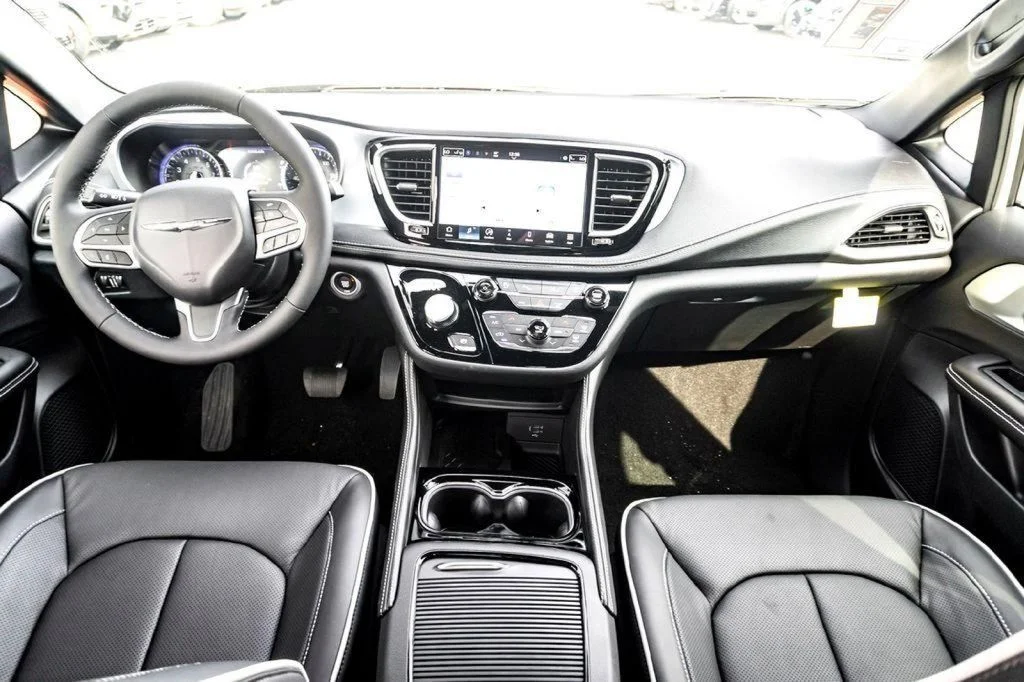 New 2026 White Chrysler Limited image 20