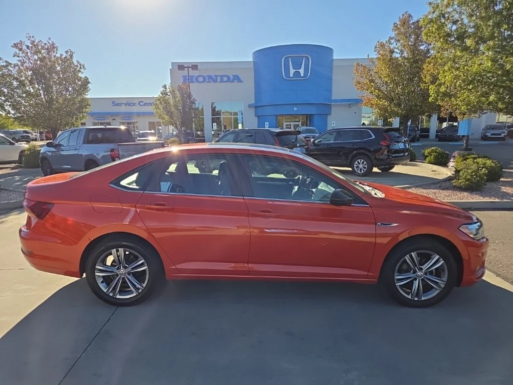 Used 2019 Orange Volkswagen R-Line image 4