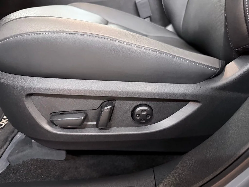 Certified Used 2023 Gray INFINITI LUXE image 11