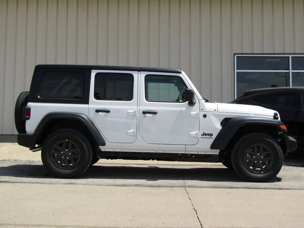 New 2026 Bright White Clearcoat Jeep Sport RHD image 2