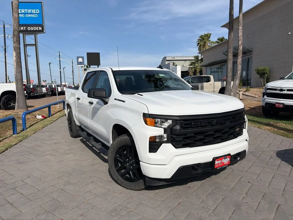 Used 2025 Summit White Chevrolet Custom image 1