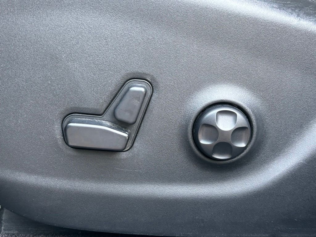 Used 2019 Gray Jeep Limited image 22